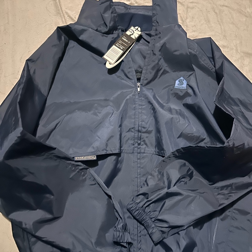Vintage Men's Navy Windbreaker Jacket
